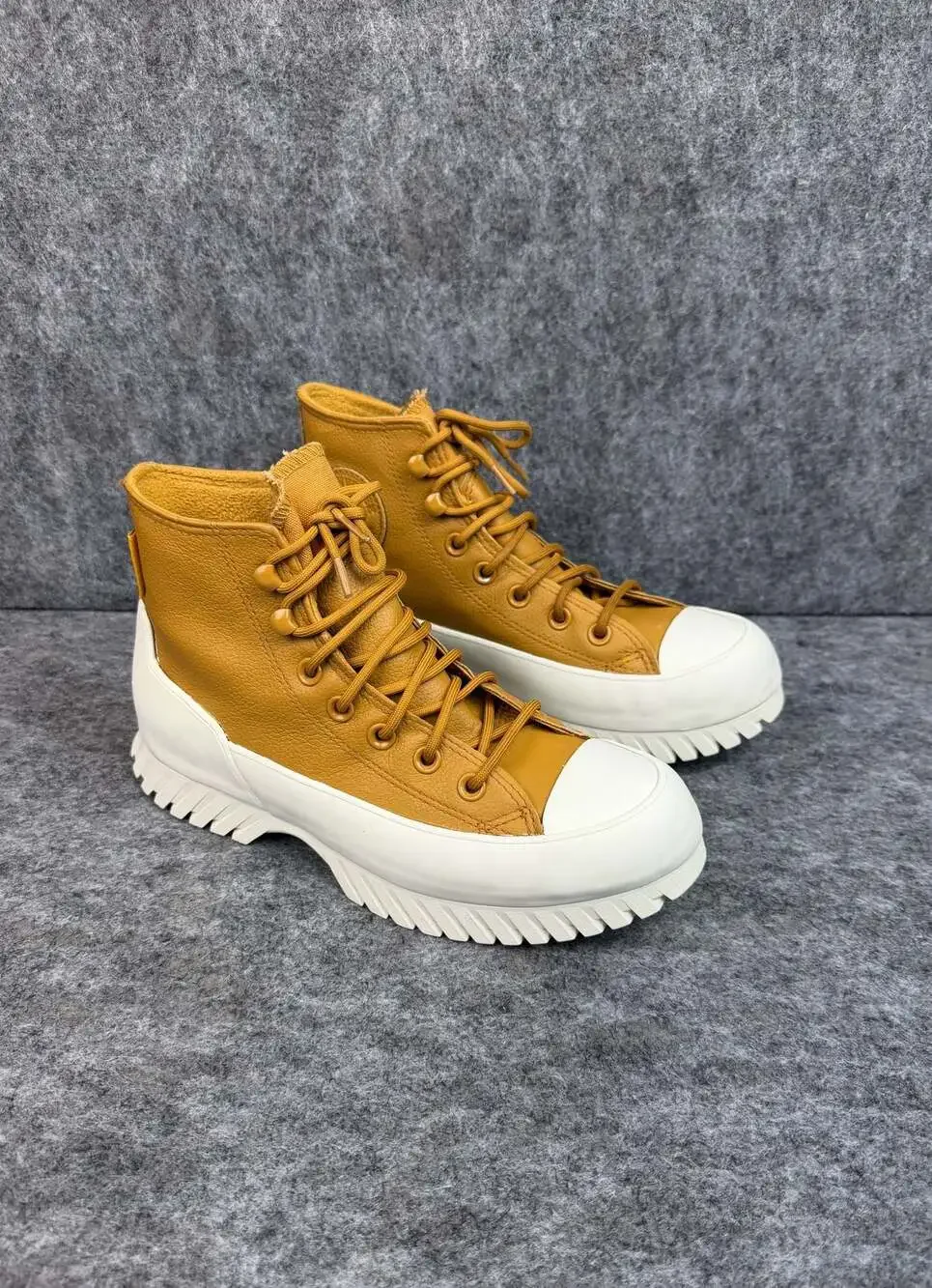 Converse Chuck Taylor All Star Lugged Winter 2.0 Wheat 172348C